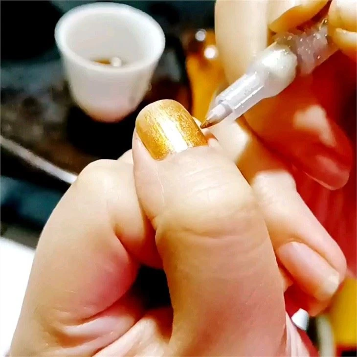 0.7 mm ypač plono galiuko akrilo dažų žymeklis